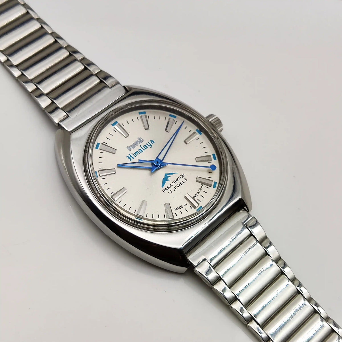 Elevate Your Style with the HMT Himalaya Handwinding Watch - Classic Elegance Meets Timeless Precision