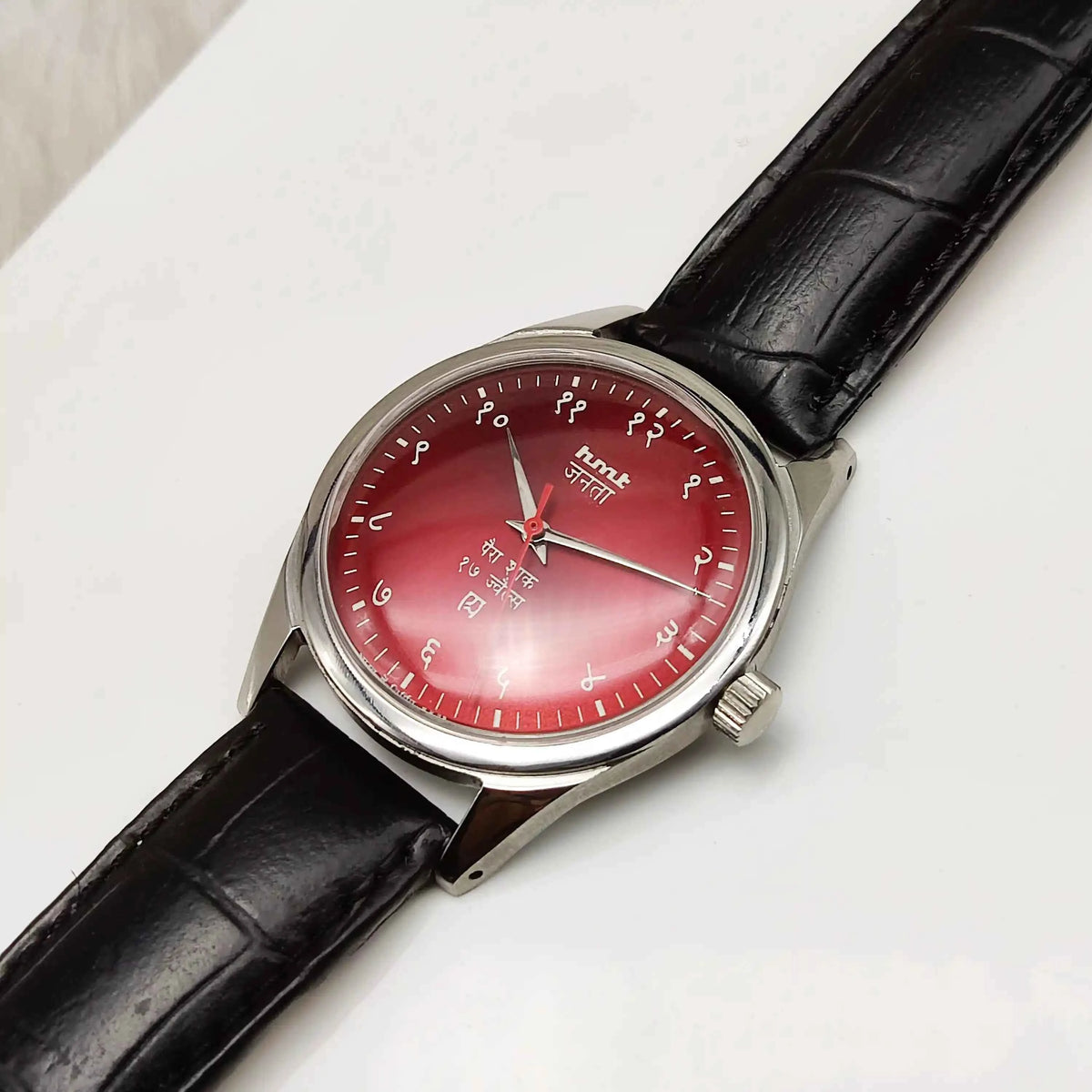 HMT Janata 17 Jewels Handwinding Watch with Devanagari Numerals and Reddish Apple Color Dial