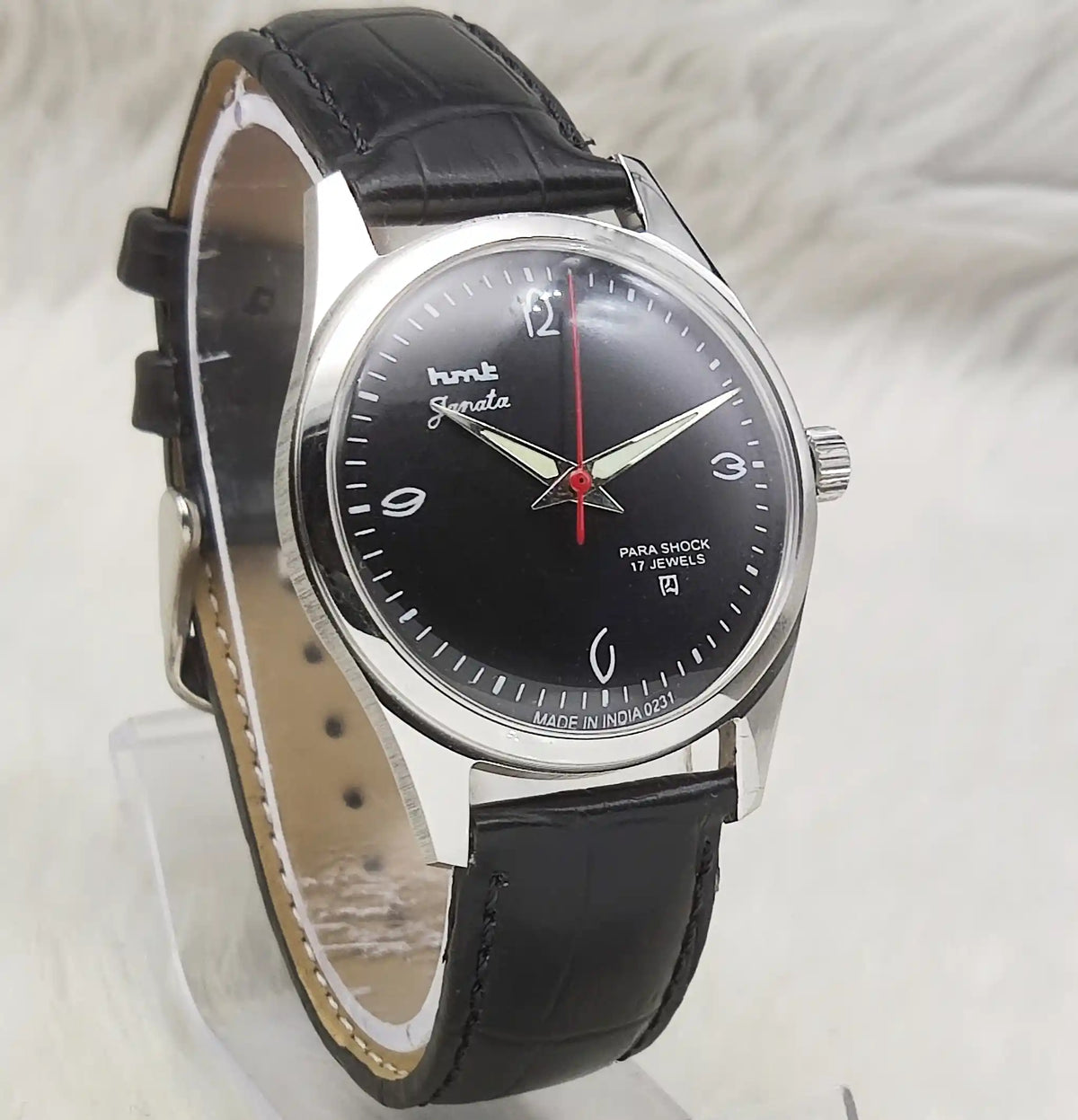 Experience Timeless Craftsmanship with the HMT Janata Handwinding Watch