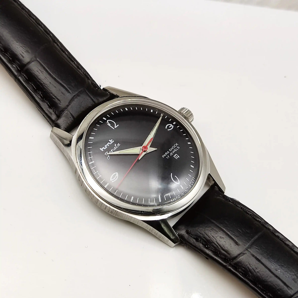 Experience Timeless Craftsmanship with the HMT Janata Handwinding Watch