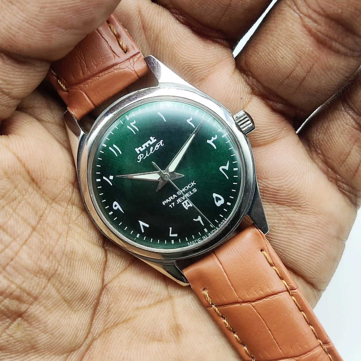 HMT Pilot Green Handwinding Watch: Timeless Elegance Meets Durable Craftsmanship