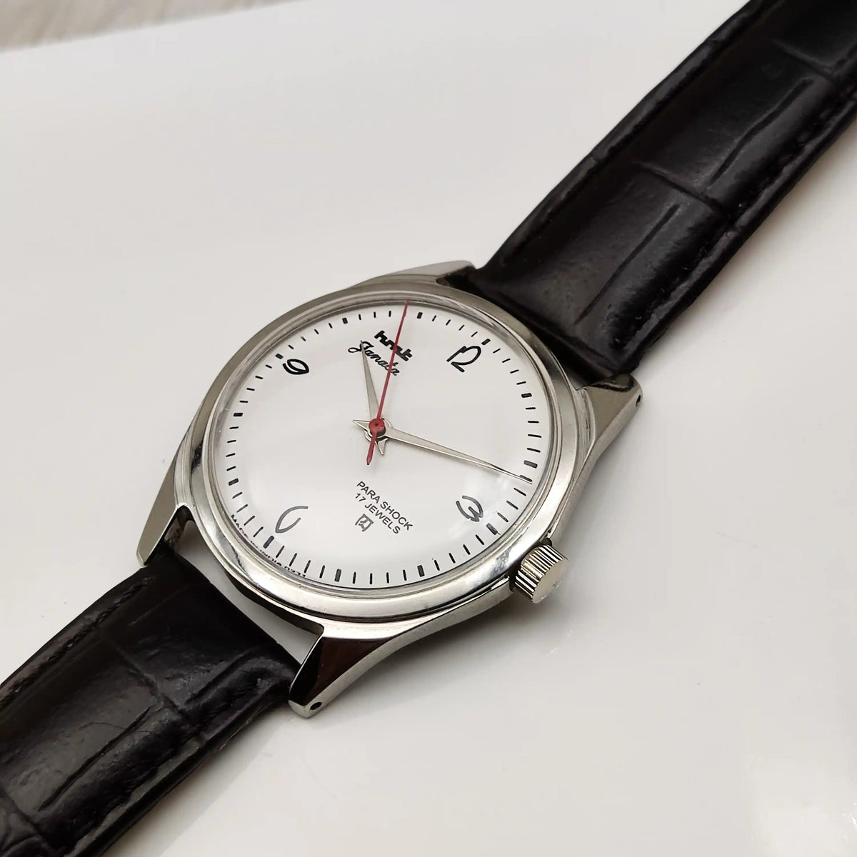 HMT Janata Handwound Watch – A Masterpiece of Timeless Elegance