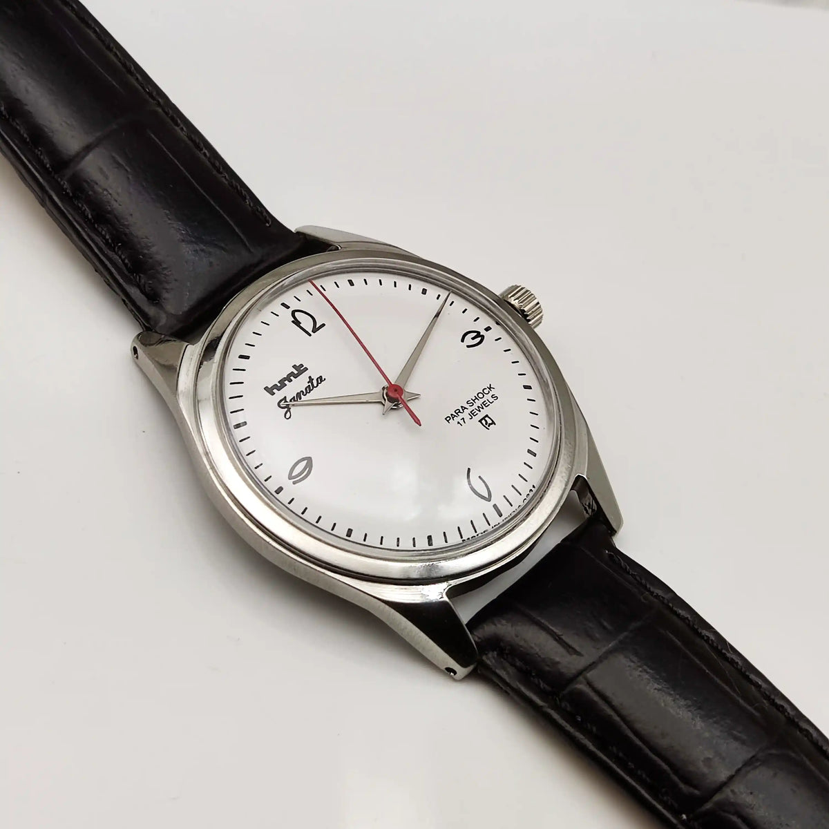 HMT Janata Handwound Watch – A Masterpiece of Timeless Elegance