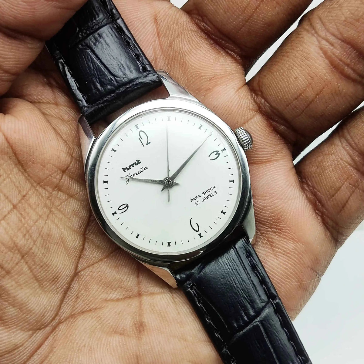 Elevate Your Elegance with the HMT Janata Watch - A Timeless Mechanical Watch