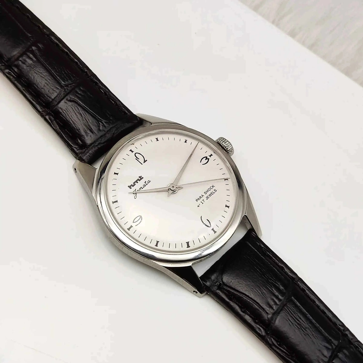 Elevate Your Elegance with the HMT Janata Watch - A Timeless Mechanical Watch