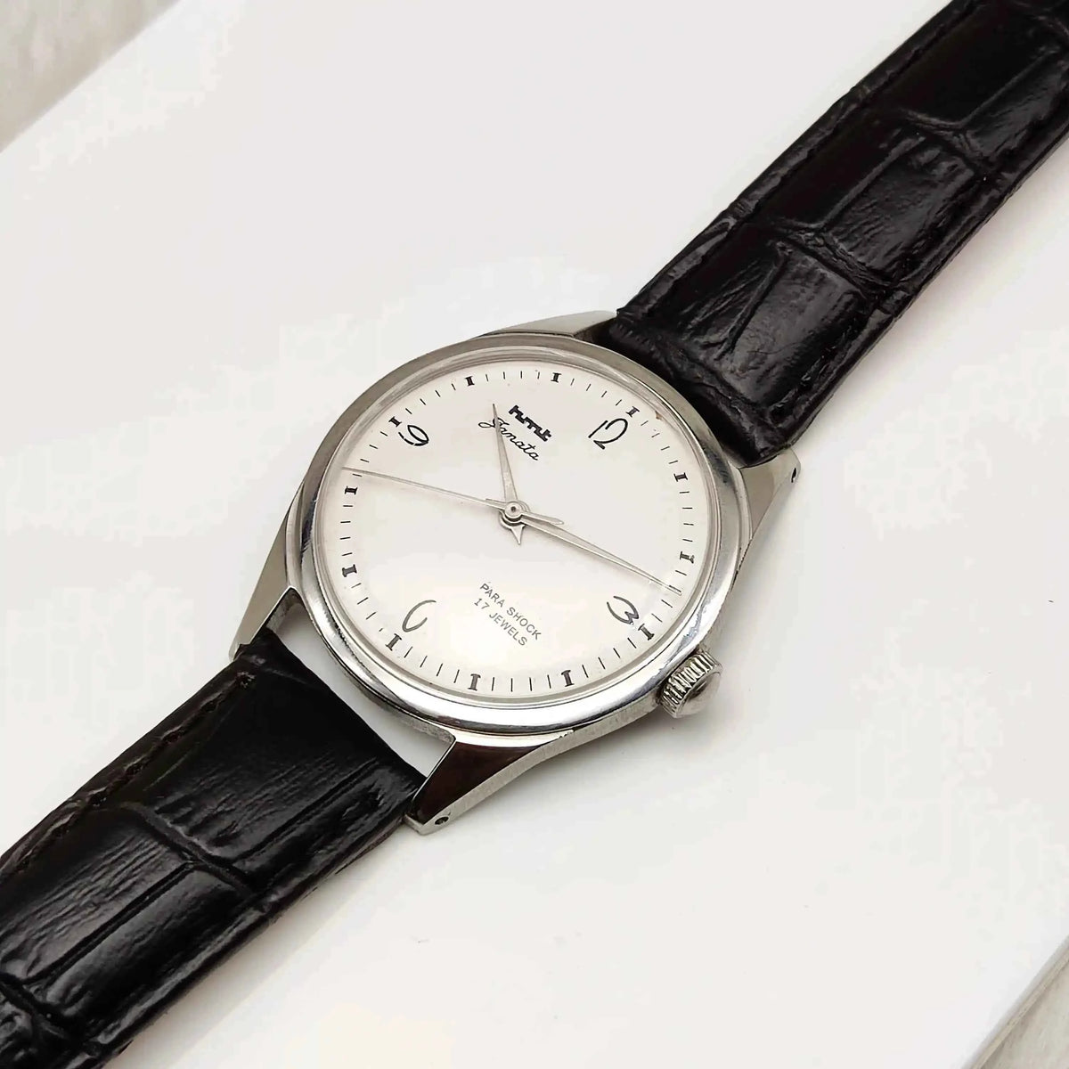 Elevate Your Elegance with the HMT Janata Watch - A Timeless Mechanical Watch