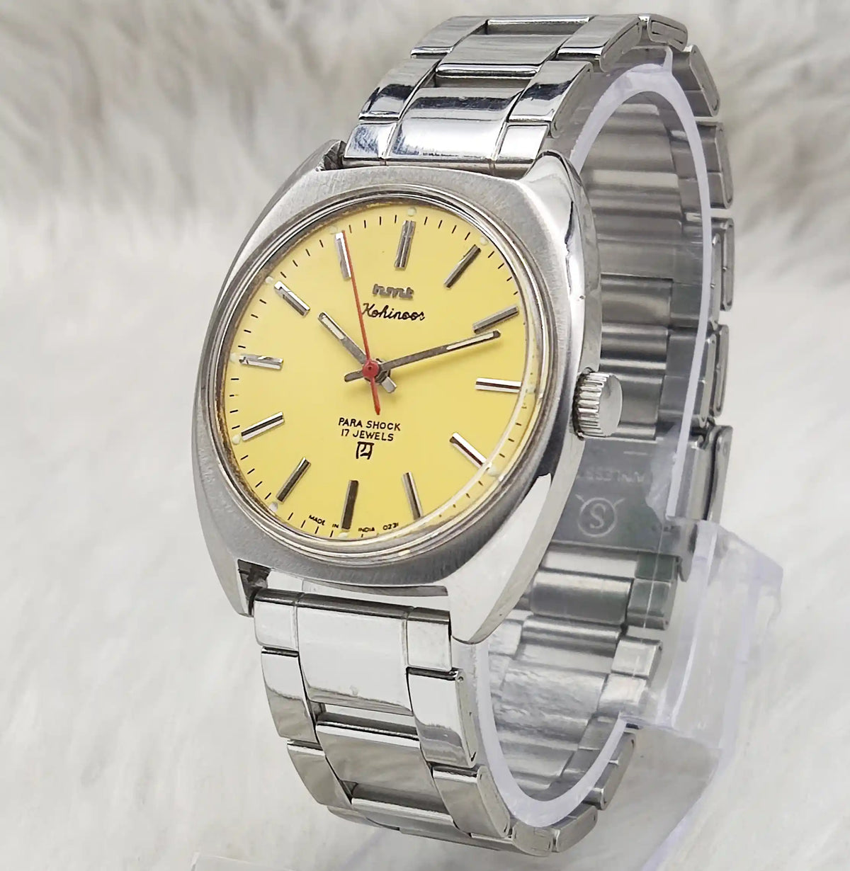 HMT Kohinoor Yellow Dial Men's Watch - A Timeless Mechanical Masterpiece