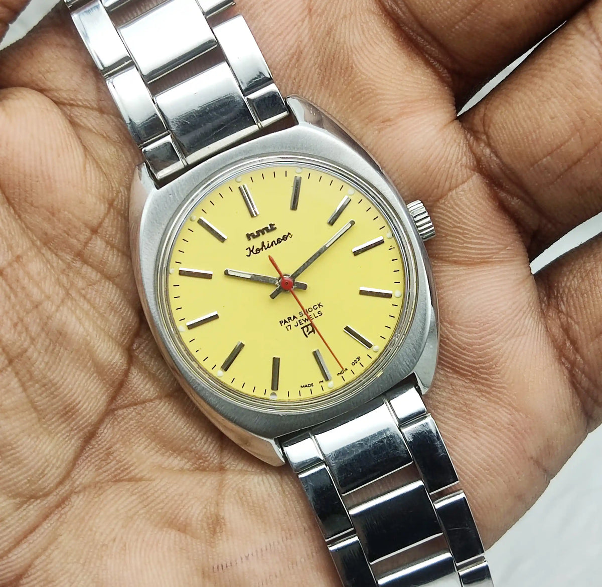 HMT Kohinoor Yellow Dial Men's Watch - A Timeless Mechanical Masterpiece