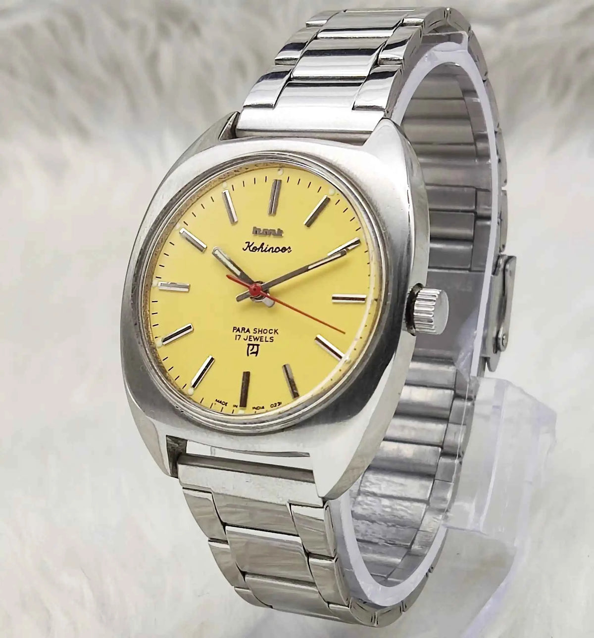 HMT Kohinoor Yellow Dial Watch with 17 Jewels and Stick Indices