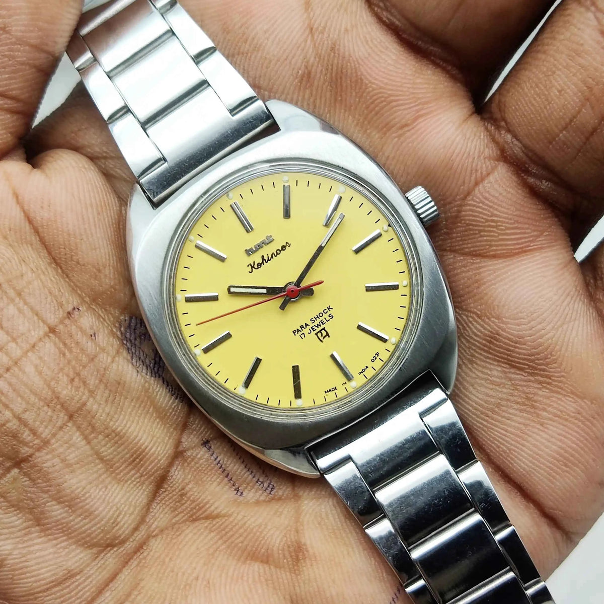 HMT Kohinoor Yellow Dial Watch with 17 Jewels and Stick Indices