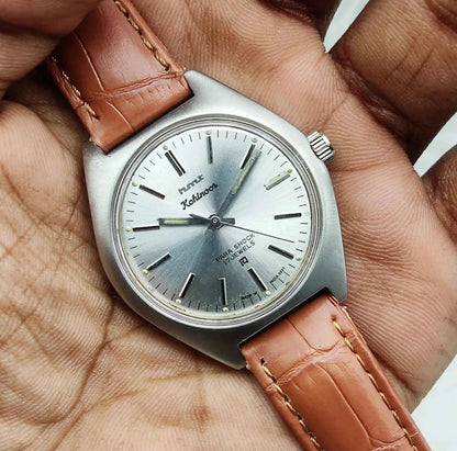 HMT Kohinoor Watch - 17 Jewels Handwinding Timepiece with Elegant Silver Dial