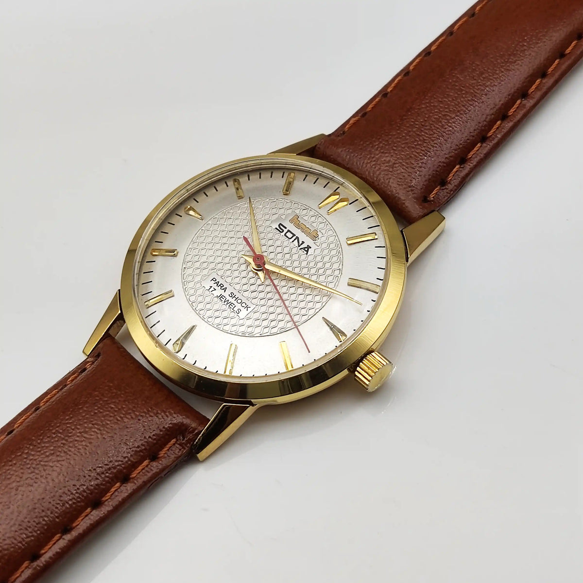 HMT Sona Handwinding Watch - A Timeless Piece of Elegance and Craftsmanship