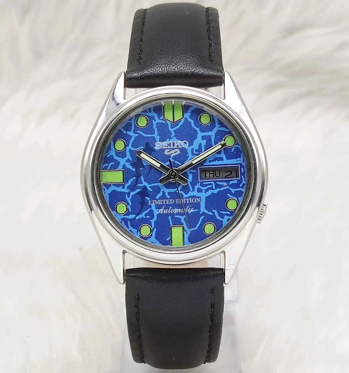 Seiko 5 Automatic Men's Watch 7009A with Blue Dial and Day Date Features, 17 Jewels