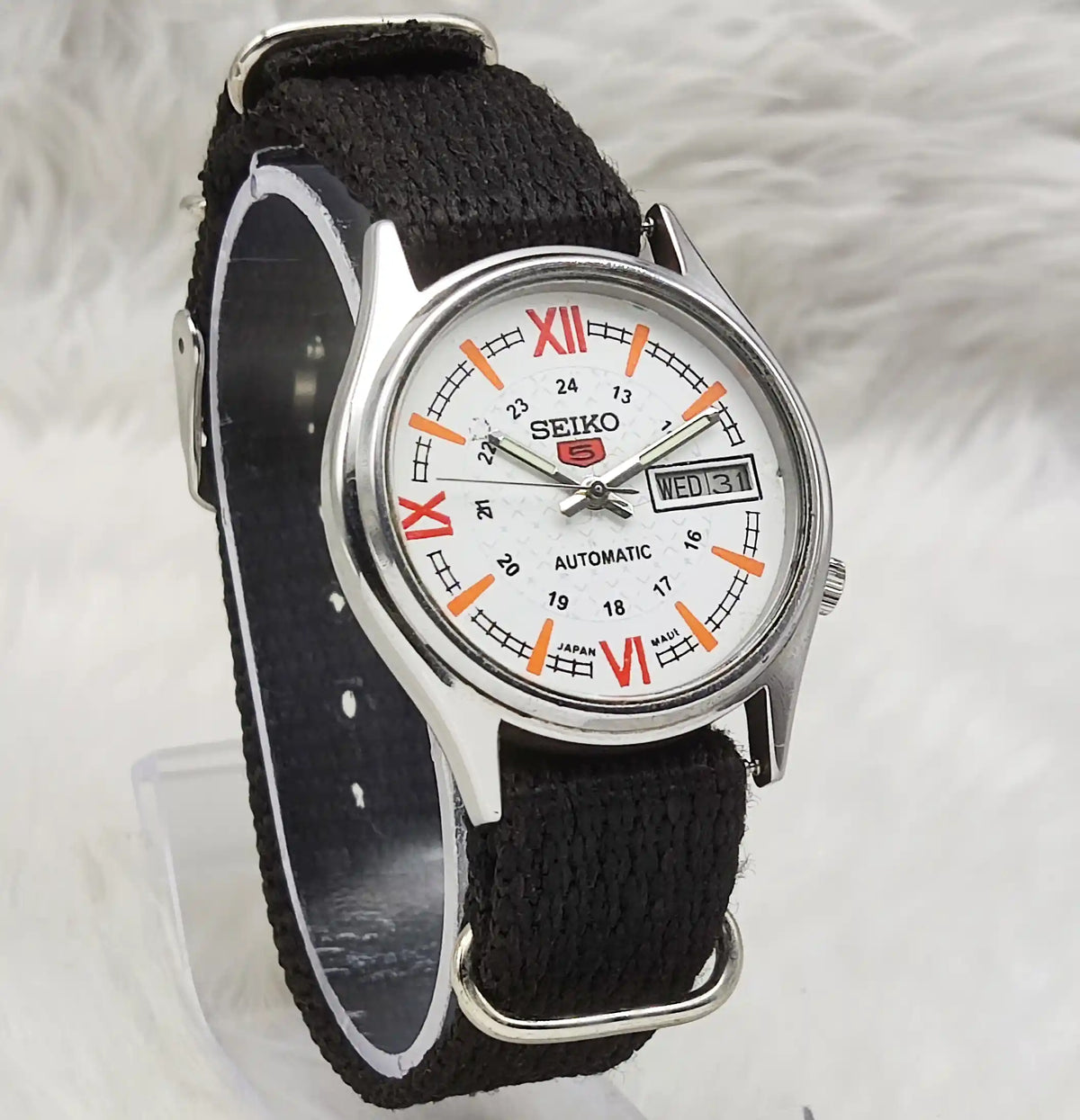 Seiko 5 Automatic Watch 7009A: Timeless Style Meets Precision Engineering