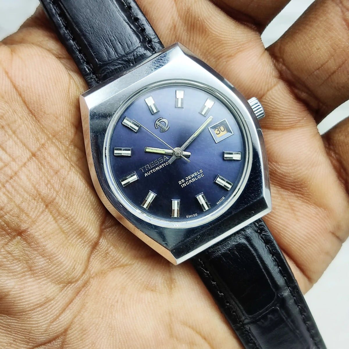 Elevate Your Style with the Tressa Men's Automatic Watch 2066 - Timeless Design and Engineering Excellence
