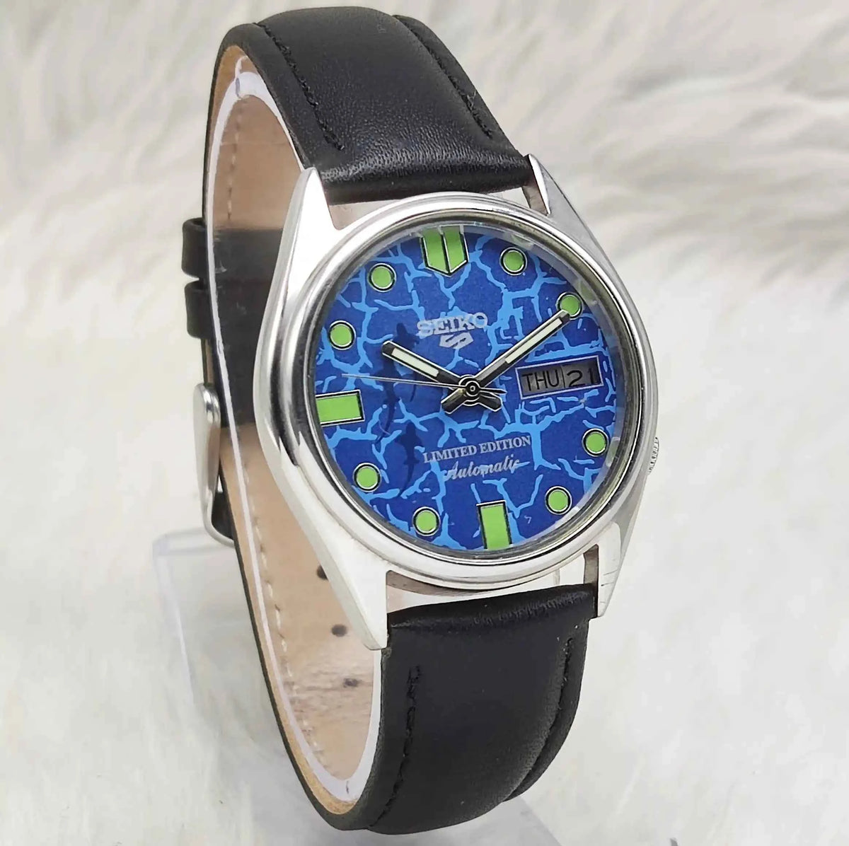 Seiko 5 Automatic Men's Watch 7009A with Blue Dial and Day Date Features, 17 Jewels