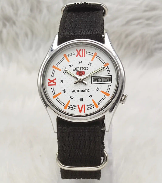 Seiko 5 Automatic Watch 7009A: Timeless Style Meets Precision Engineering