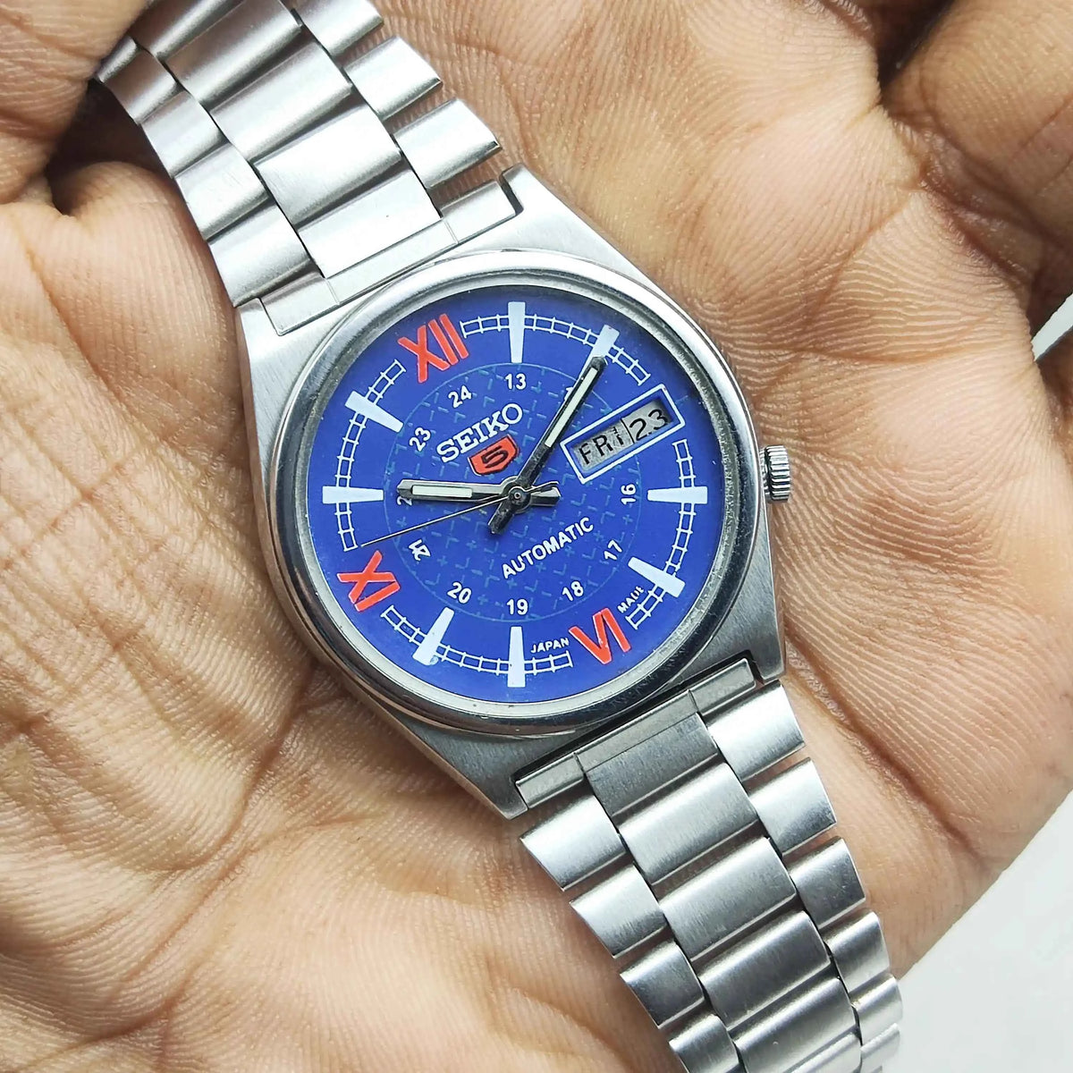 Seiko 5 Automatic Watch 7019A with Blue Dial Day Date and 17 Jewels for Men