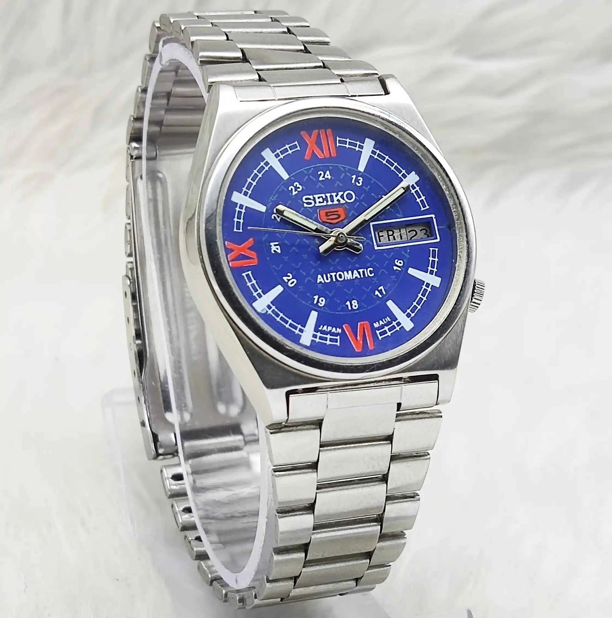 Seiko 5 Automatic Watch 7019A with Blue Dial Day Date and 17 Jewels for Men