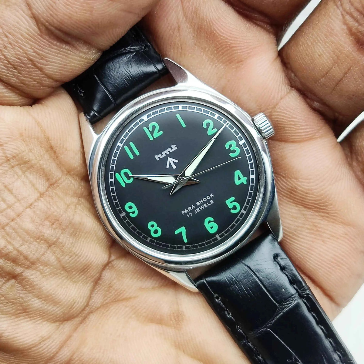 HMT Black Dial Handwinding Watch - 17 Jewels Classic Timepiece